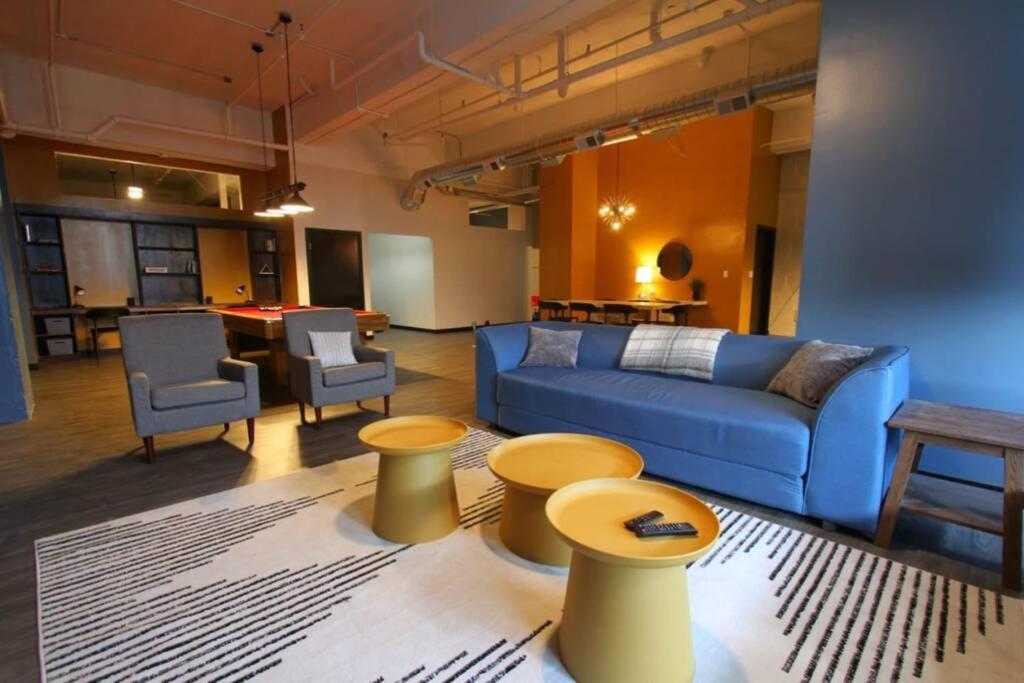 3E *New* Huge! Spacious 3 Bedroom In Oakland That Sleeps 12! Pittsburgh Exterior foto