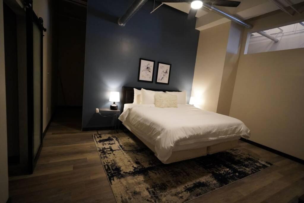 3E *New* Huge! Spacious 3 Bedroom In Oakland That Sleeps 12! Pittsburgh Exterior foto