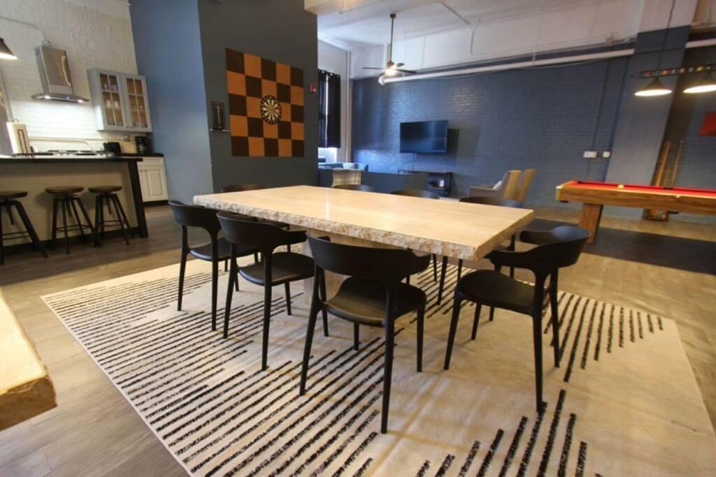 3E *New* Huge! Spacious 3 Bedroom In Oakland That Sleeps 12! Pittsburgh Exterior foto