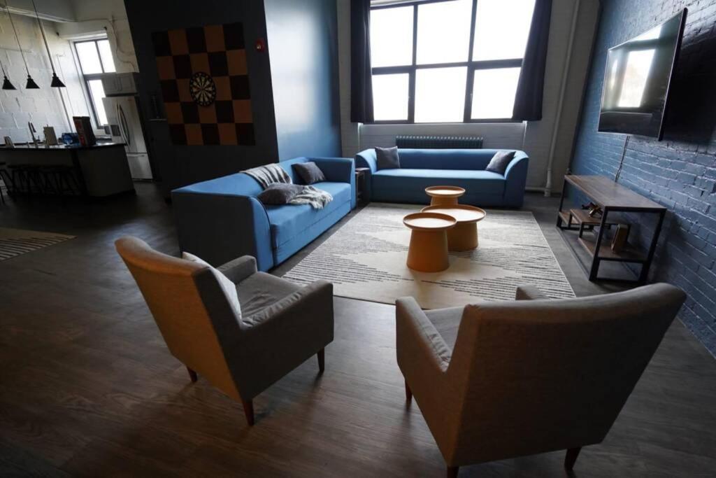 3E *New* Huge! Spacious 3 Bedroom In Oakland That Sleeps 12! Pittsburgh Exterior foto