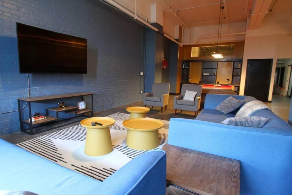 3E *New* Huge! Spacious 3 Bedroom In Oakland That Sleeps 12! Pittsburgh Exterior foto