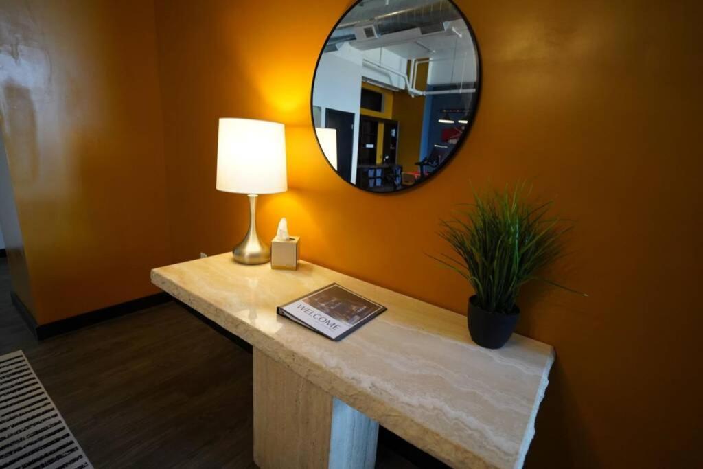 3E *New* Huge! Spacious 3 Bedroom In Oakland That Sleeps 12! Pittsburgh Exterior foto
