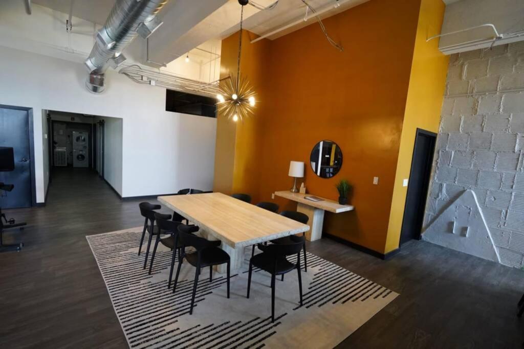 3E *New* Huge! Spacious 3 Bedroom In Oakland That Sleeps 12! Pittsburgh Exterior foto