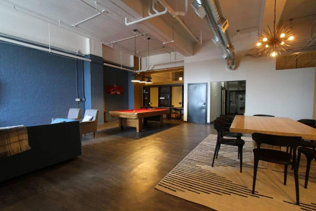3E *New* Huge! Spacious 3 Bedroom In Oakland That Sleeps 12! Pittsburgh Exterior foto