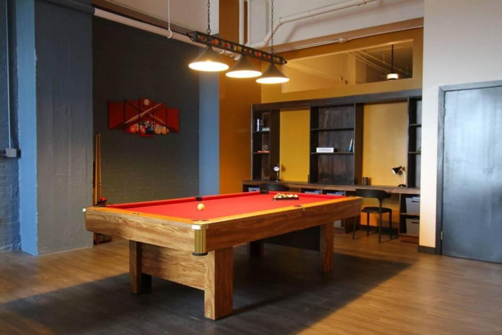 3E *New* Huge! Spacious 3 Bedroom In Oakland That Sleeps 12! Pittsburgh Exterior foto
