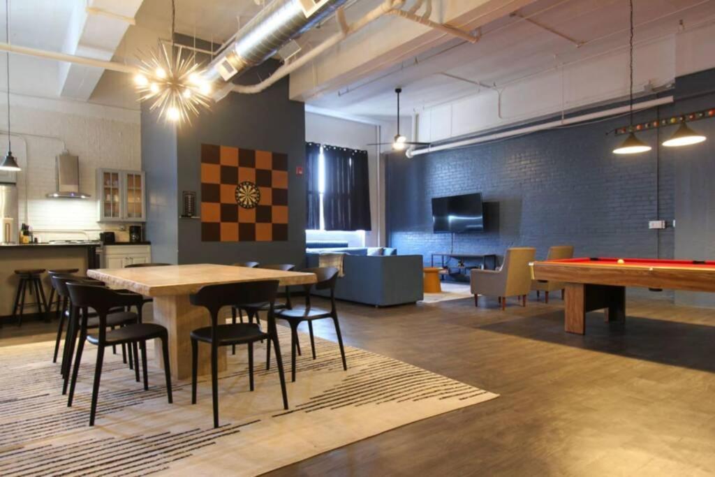 3E *New* Huge! Spacious 3 Bedroom In Oakland That Sleeps 12! Pittsburgh Exterior foto